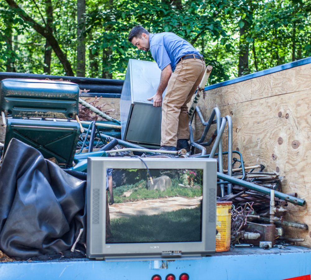 Stand-Up-Guys-Junk-in-the-back-of-Junk-Truck (1)